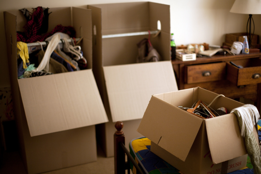 top nationwide moving companies: how to pack your bedroom when you move